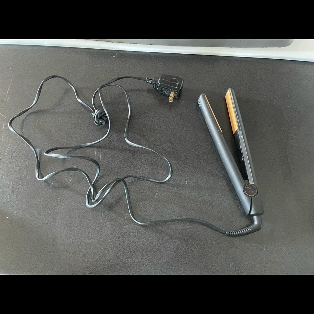 GHD STRAIGHTENER